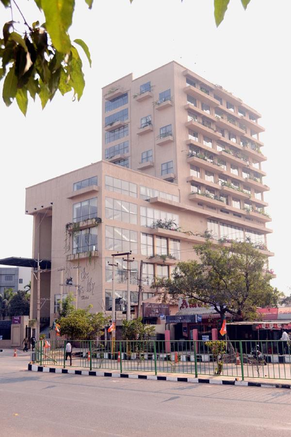 The Lily Hotel Guwahati Exterior photo